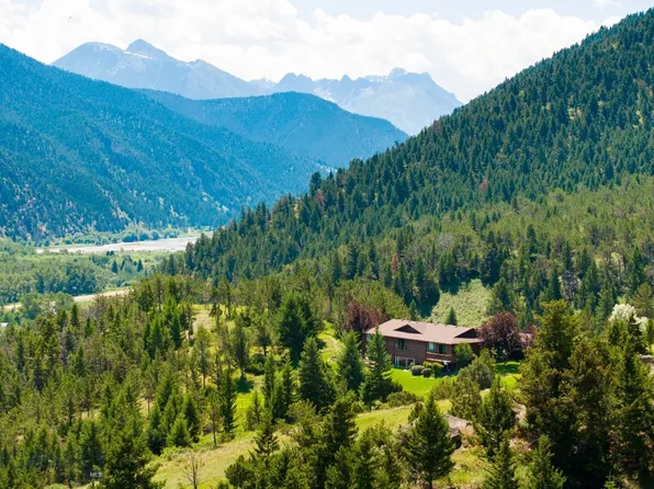 26 Cedar Bluffs Rd, Livingston, MT 59047
