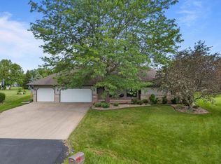 W2540 Pioneer Ct, Appleton, WI 54915