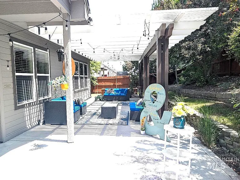 12805 W Berghan St — Photo 11