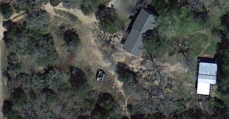 1st image of 210 Lois Lane St
