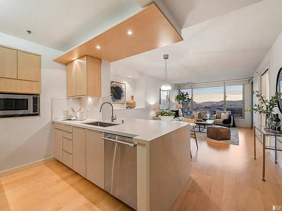 5th image of 229 Brannan St Unit 12G