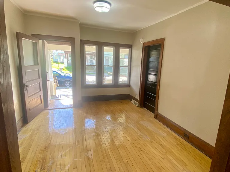 2436 N Fratney St #2436 — Photo 7