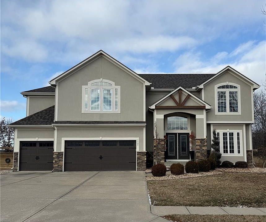 1st image of 1409 SE Woodbine Dr