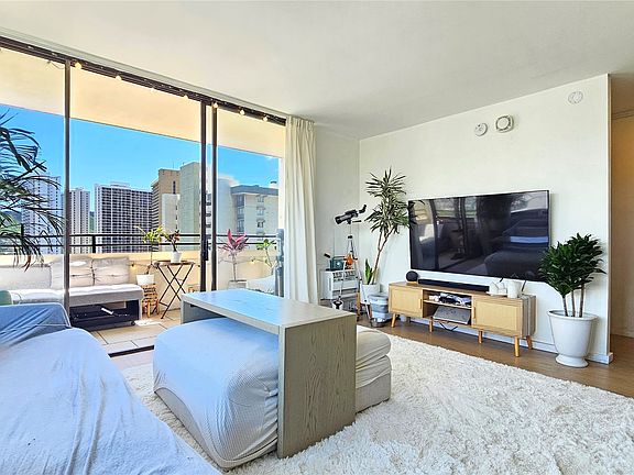 3rd image of 2410 Cleghorn St APT 2202