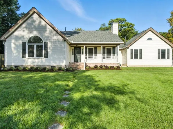 405 Sheriff Ct, Chesapeake, VA 23322