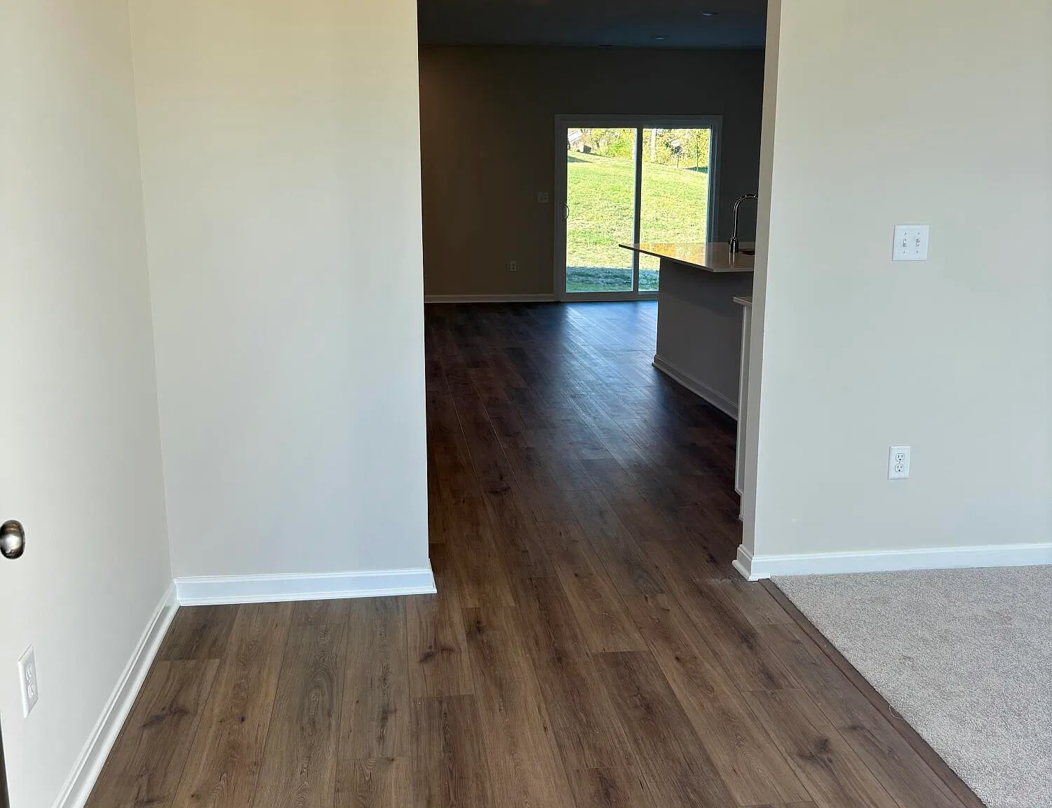 4 bed, 2.5 bath, 2606 sqft, $2,800 — Photo 2