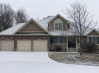 221 Chippewa Ln, Lake Winnebago, MO 64034