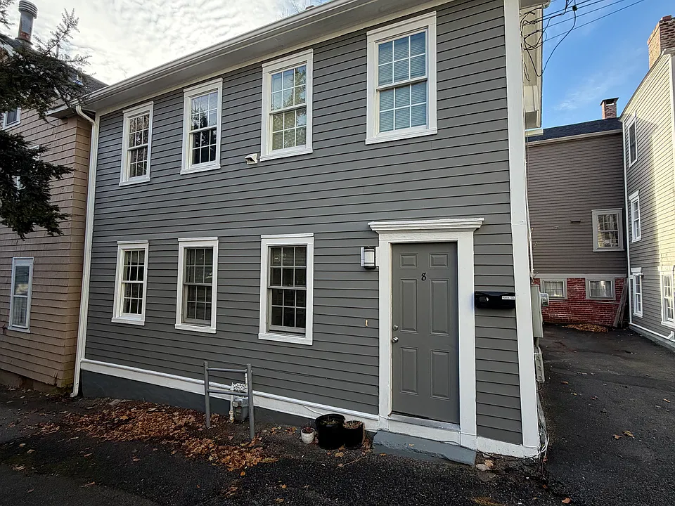 8 Mohawk St
