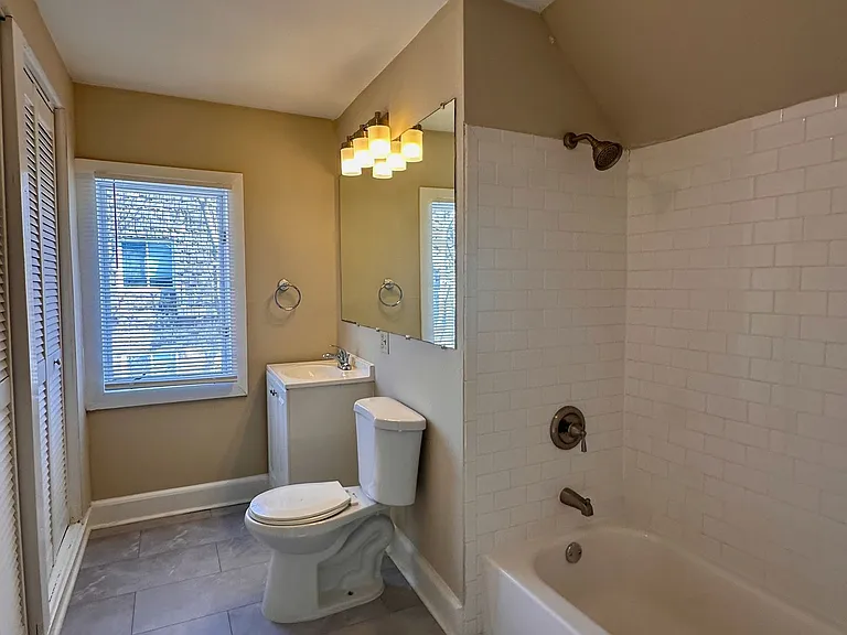 2216 E Ivanhoe Apartments — Photo 12