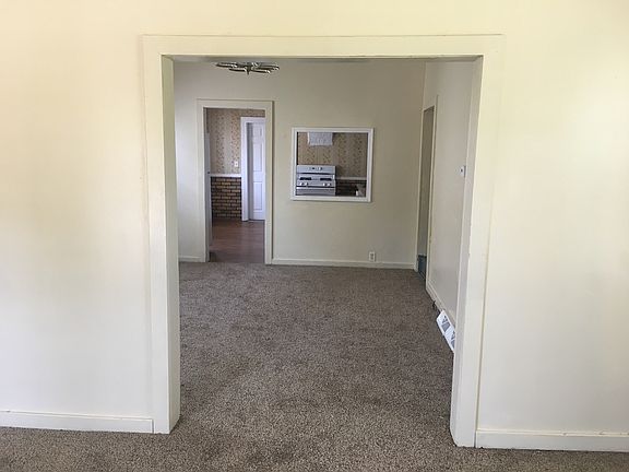 5th image of 1035 Broadway Ave NW