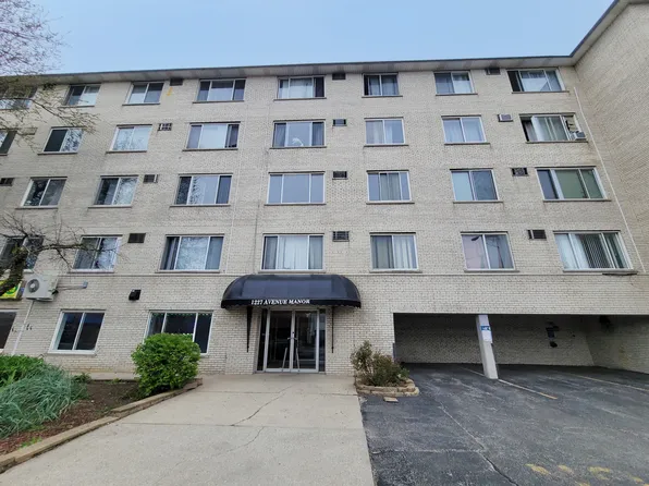 1227 S Harlem Ave APT 208, Berwyn, IL 60402