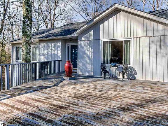 2nd image of 206 Holly Park Dr