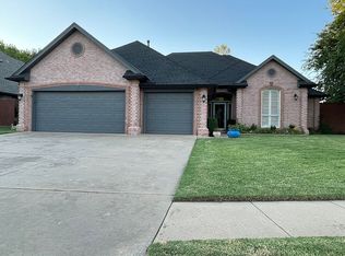 4201 Harrogate Dr, Norman, OK 73072