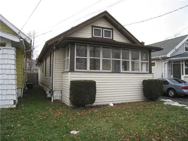 220 70th St photo 1