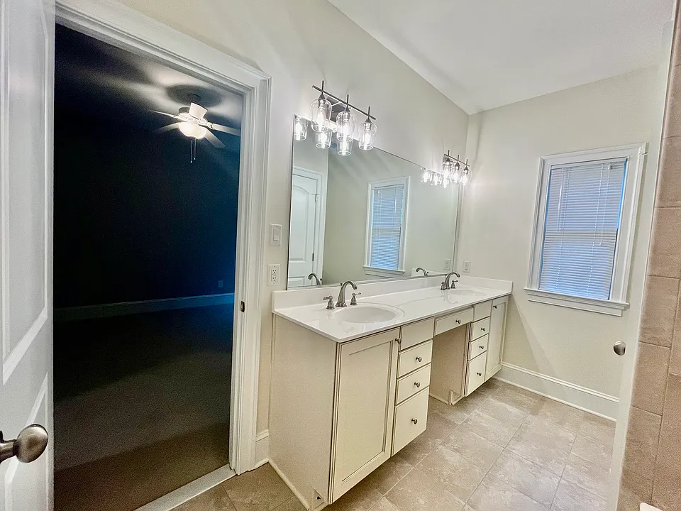 9503 Creek Summit Cir #1909