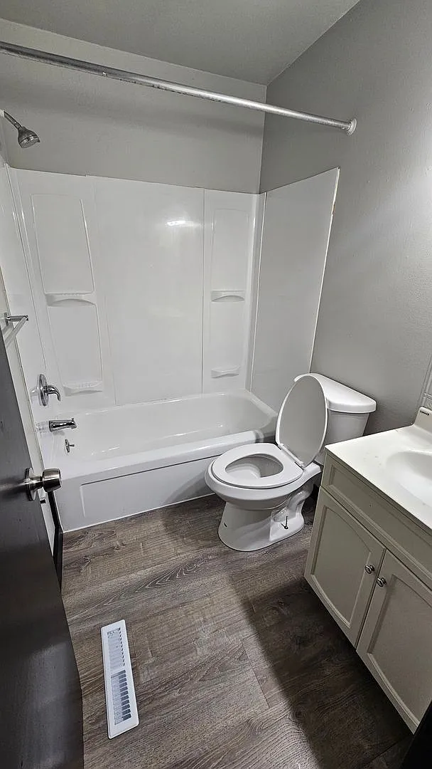 126 Poplar St — Photo 4