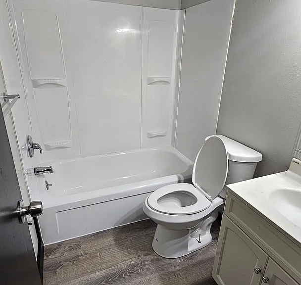126 Poplar St — Photo 4