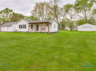 1746 Rhode Island Rd, Holland, OH 43528