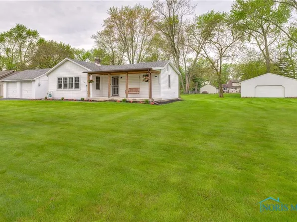 1746 Rhode Island Rd, Holland, OH 43528