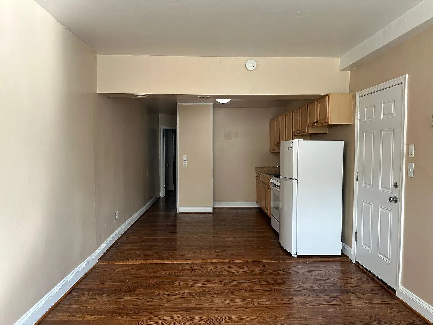 2907 Saint Paul Street — Photo 2