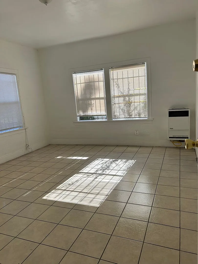 308 S Boyle Avenue #101-210 — Photo 3