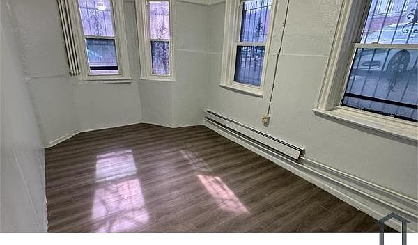 1st image of 61 W 181st St Room 1