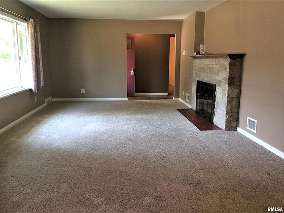 4th image of 12 Northbrook Dr