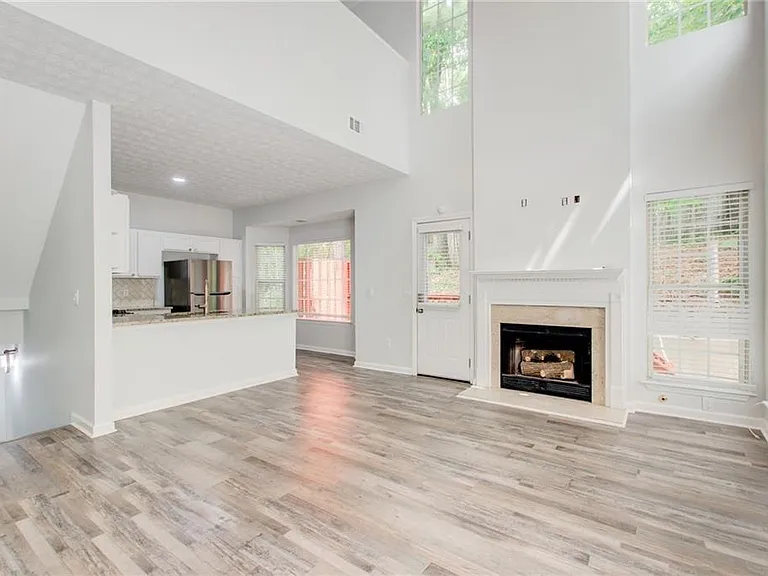2470 Stonegate Dr NW — Photo 11