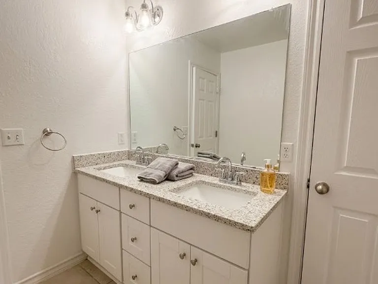 1806 Los Olivios Way — Photo 10