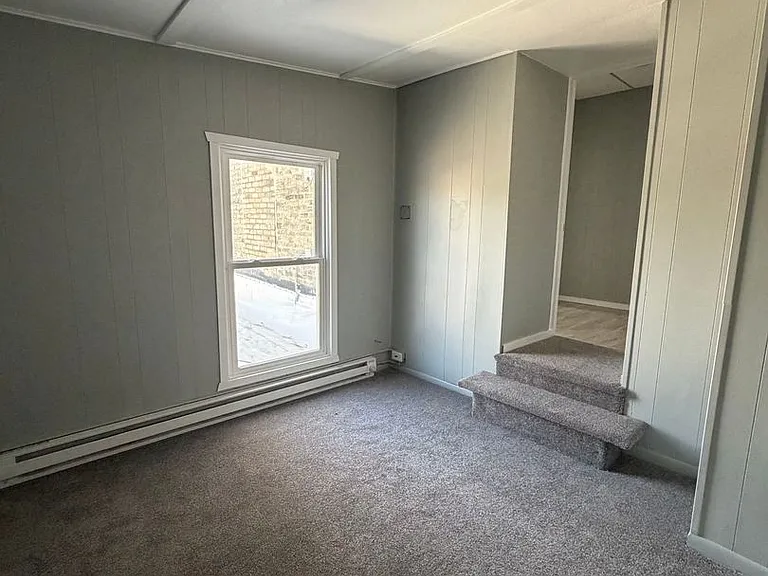 113 E Milwaukee St — Photo 15