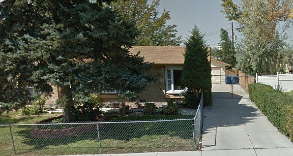 Front House - Drive -Garage 