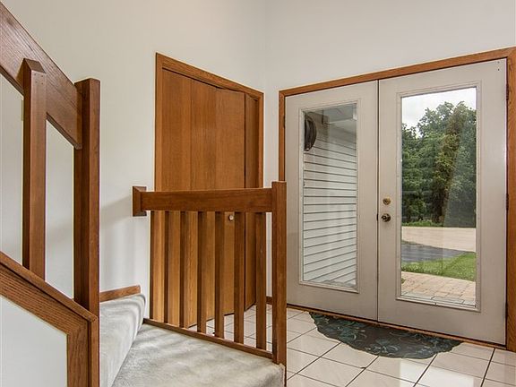3rd image of 1017 Campton Dr