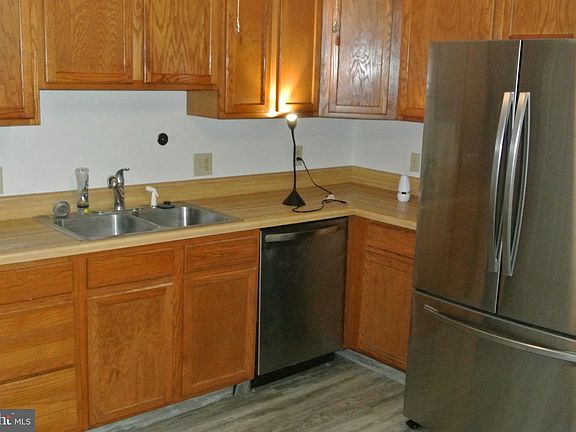 4th image of 453 Patuxent Ct
