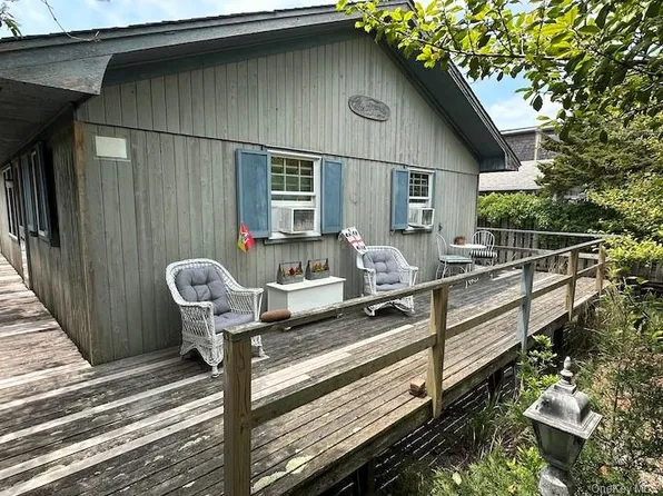 200 Surf, Cherry Grove, NY 11782