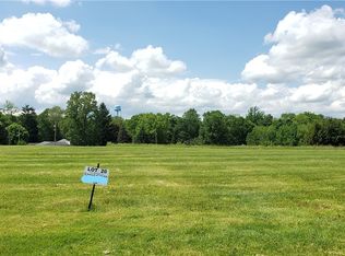 8405 Eagle Creek Dr, Garrettsville, OH
