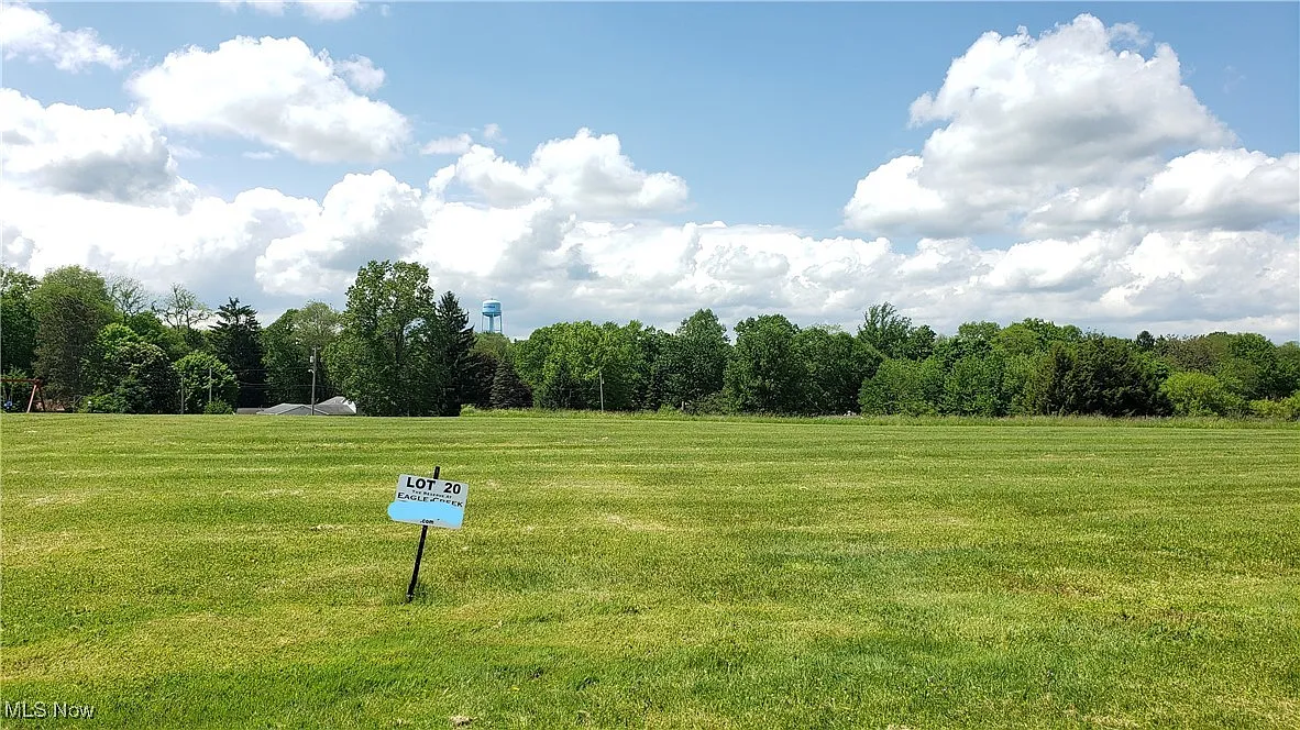8405 Eagle Creek Dr photo 1