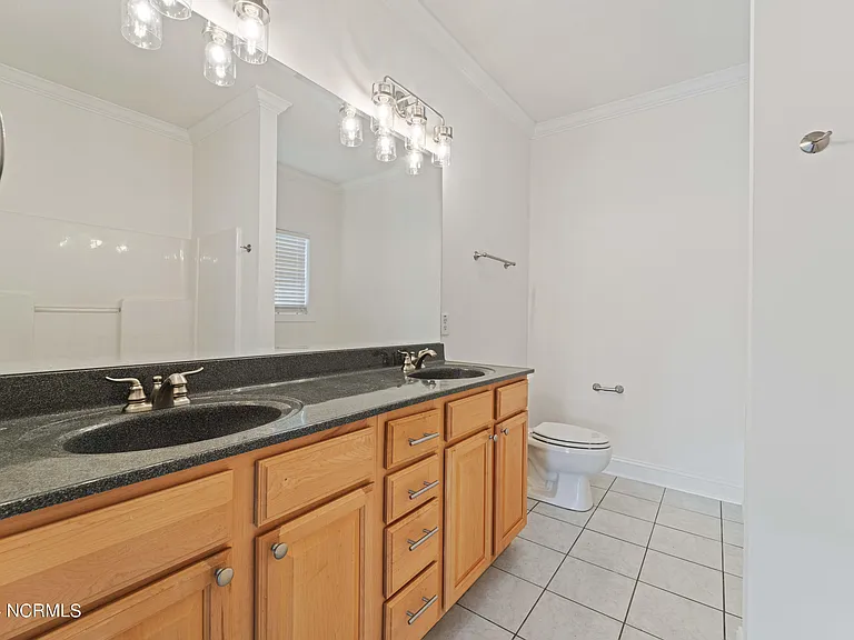 71 Court St — Photo 15
