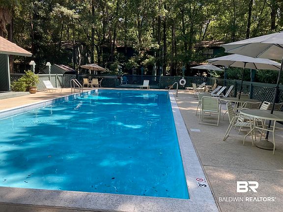 3rd image of 82 Summer Oaks Dr