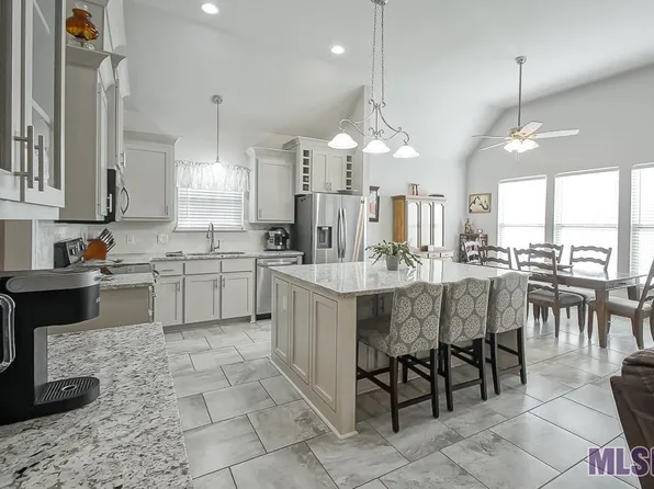 7832 High Eagle Ct, Denham Springs, LA 70706