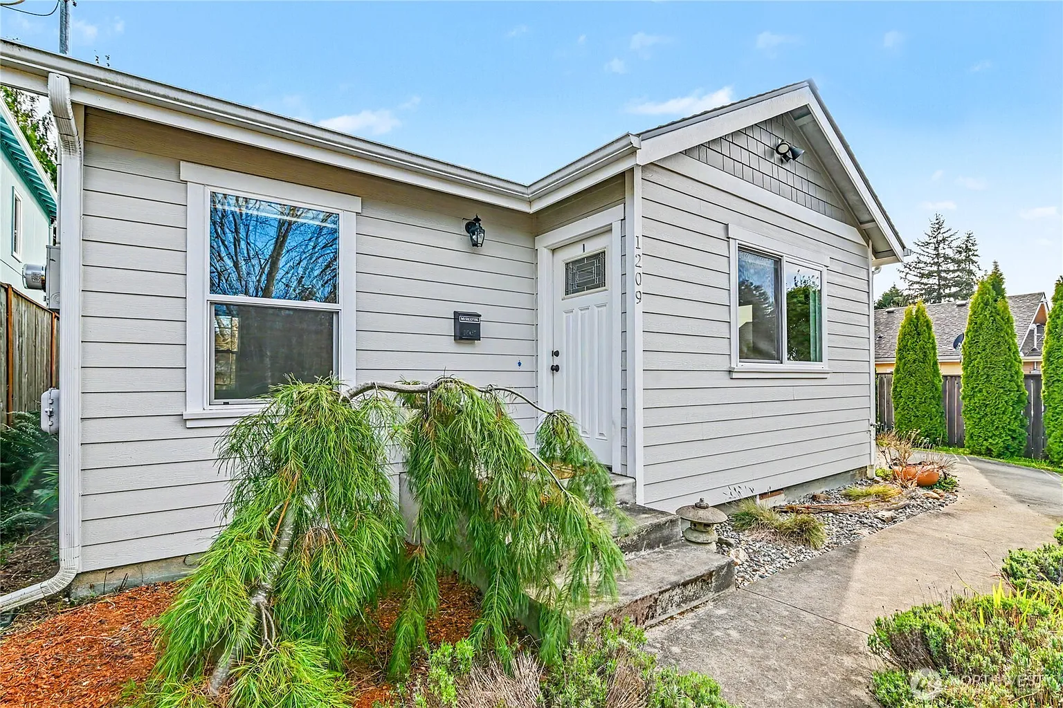 1209 9th Avenue SE photo 1
