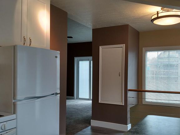 2nd image of 1132 E Bryan Ave