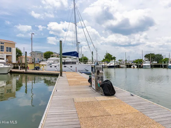 208 Arendell St #B18, Morehead City, NC 28557