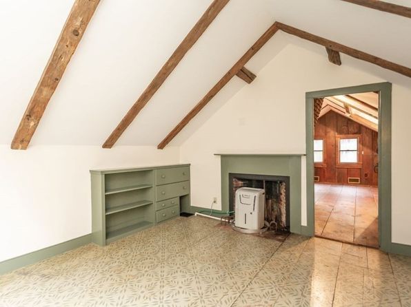 12 Southworth St, Lakeville, MA 02347