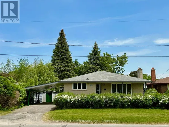 922 Wightman Ave, Peterborough, ON K9J 5W7