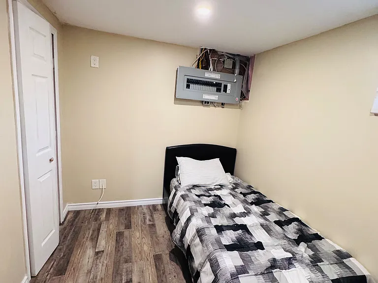 170 Louth St #BASEMENT — Photo 15