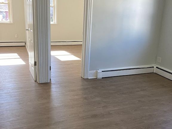 4th image of 44 W 15th St #4