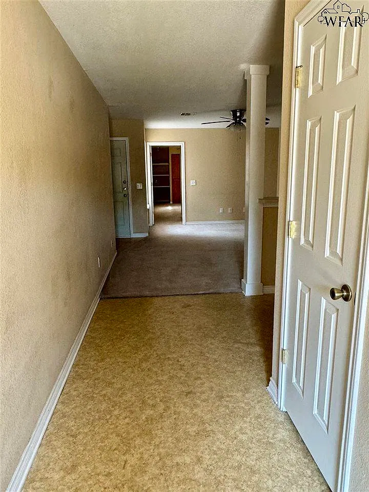2 bed, 2.0 bath, 1324 sqft, $1,300 — Photo 2