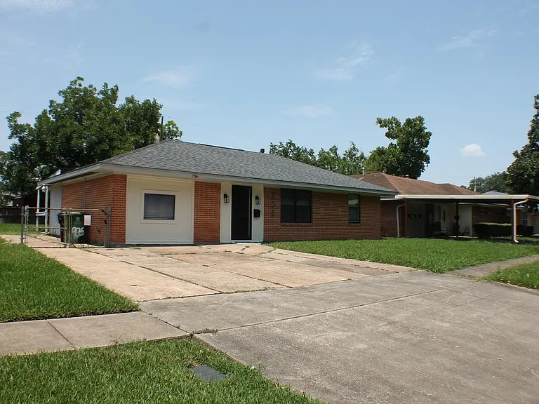 935 Creager St — Photo 2