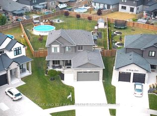 25 Hardy Ct, Lucan Biddulph, ON N0M2J0