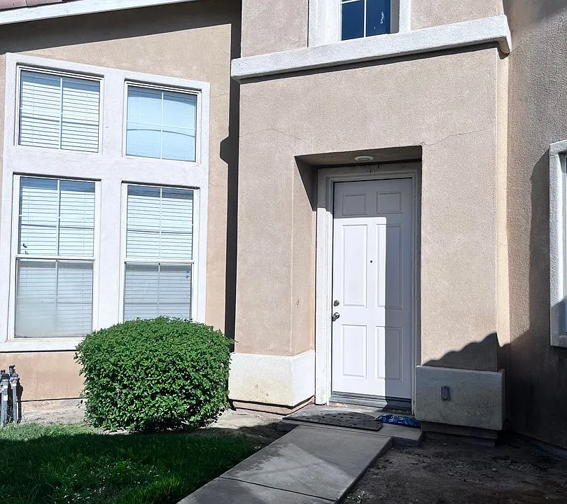 11811 Columbia Ct
